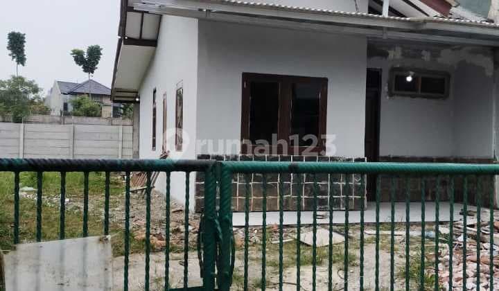 House in BSD Minimalist Building Wide Area Ready to Use Good Location