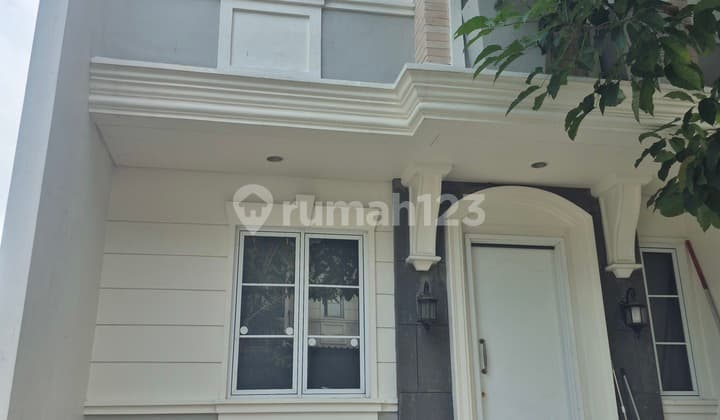 RUMAH CANTIK DI VANYA PARK BSD CITY 2 LANTAI RAPIH SIAP HUNI