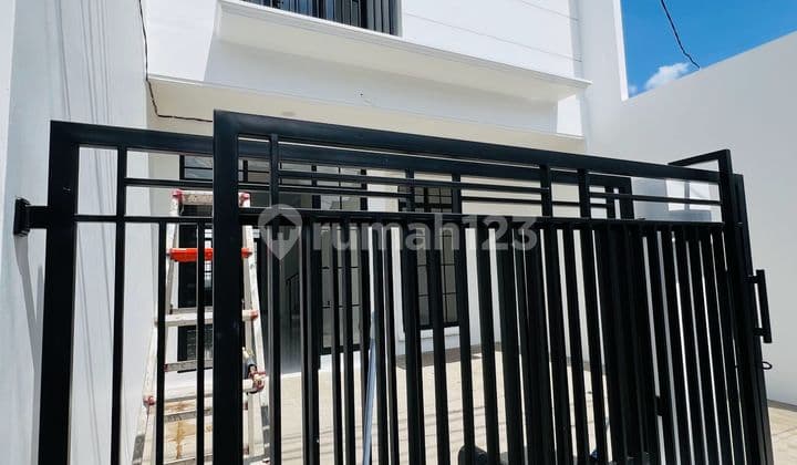 Rumah Brand New Klasik Di Bsd Kencana Loka 2 Lantai Siap Huni