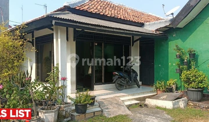 Rumah Beserta 3 Kios Untuk Tempat Usaha Di Tambun Selatan. Bekasi
