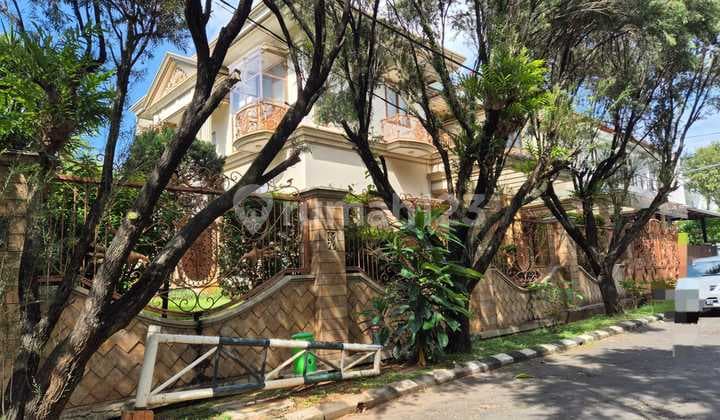 Rumah Mewah dan Cantik di Dalam Perumahan Kemang Pratama, Bekasi