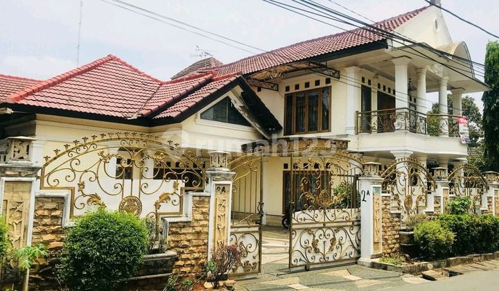 Rumah Bangunan Luas di Daerah Jatimakmur, Pondok Gede. Bekasi