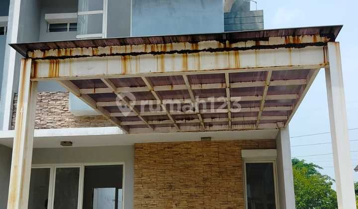 Rumah 2 Lantai di Cluster Vasana. Harapan Indah, Kota Bekasi