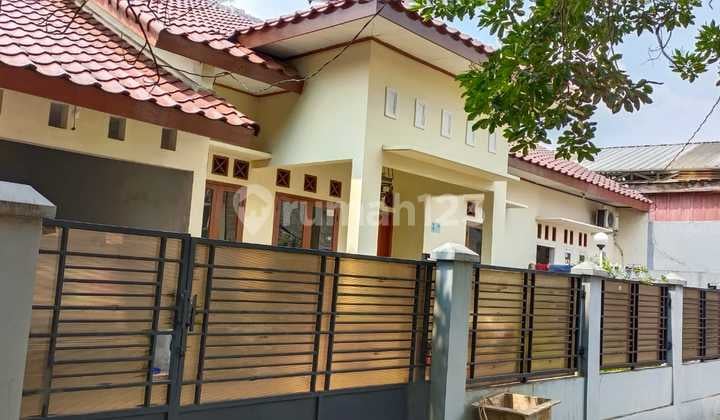 Harga Murah Rumah Gandeng 2 Kondisi Bagus di Komsen. Kota Bekasi