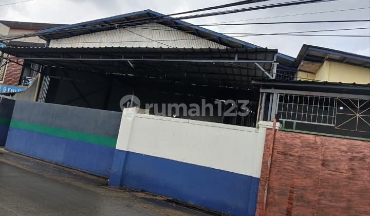 Gudang Terenovasi Dilengkapi 8 Mess Karyawan Di Tambun Selatan