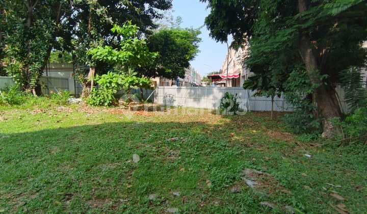 Lahan Kosong Dalam Kompleks Ruko Grand Galaxy City. Kota Bekasi