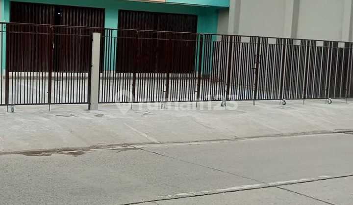 Ruko Ukuran Besar Dengan Fasilitas Lift Di Jatisampurna. Bekasi