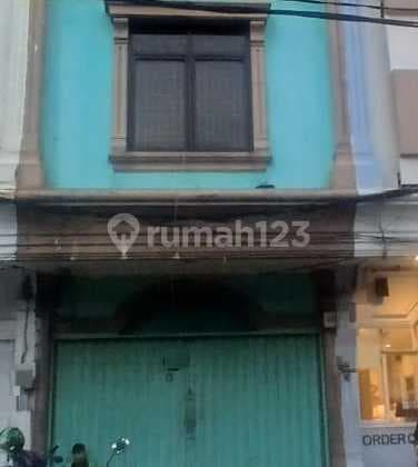 Disewakan Ruko 4,5 LT Lokasi Ramai di Bukit Duri, Tebet. Jakarta