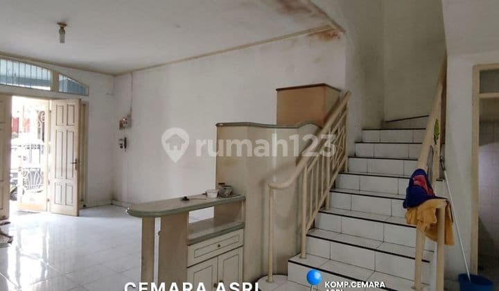 Dijual Villa Semi Furnished Jalan Merbau Komplek Cemara Asri