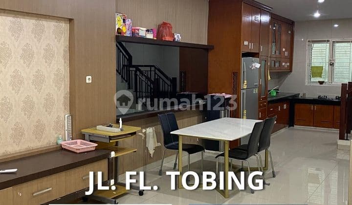 Disewa Ruko Murah 4 Tingkat Daerah Thamrin Jalan FL. Tobing