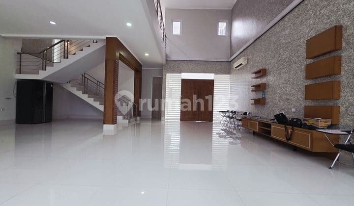 For Rent Luxurious and Nice House on Merdeka Street or Kasepuhna Cirebon