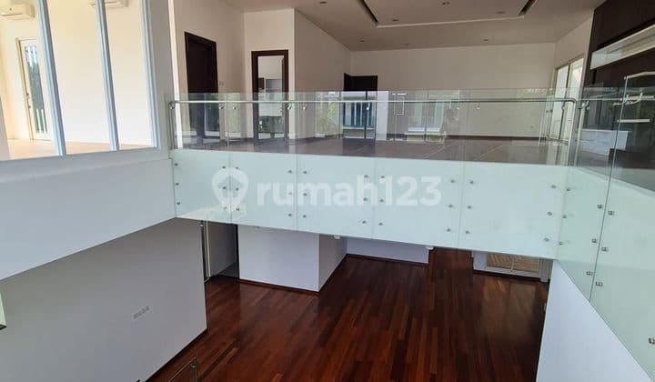 Rumah View Golf Hadap Timur Di Crown Phg Summarecon Serpong