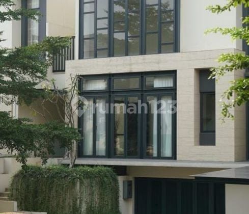 Rumah 3Lantai di Kawasan Premium Cluster Lancewood Navapark BSD