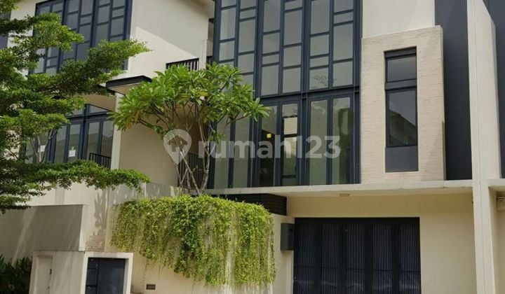 Rumah Mewah 3lantai Di Cluster Lancewood Navapark Bsd City