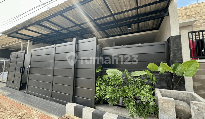 Rumah SHM 2 Lantai Bagus Terawat Griya Babatan Wiyung, Surabaya