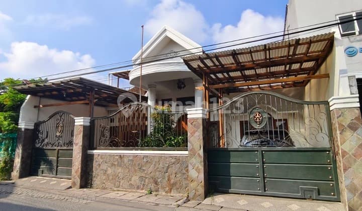 Rumah 2 Lantai Terawat Siap Huni Strategis Wonokromo Surabaya