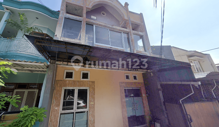 Rumah 3 Lantai SHM Cocok Untuk Kos-Kosan dan Usaha Wiyung, Surabaya