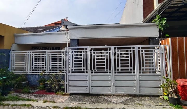 Rumah Bagus 2 Lantai Siap Huni Strategis Gunungsari Surabaya