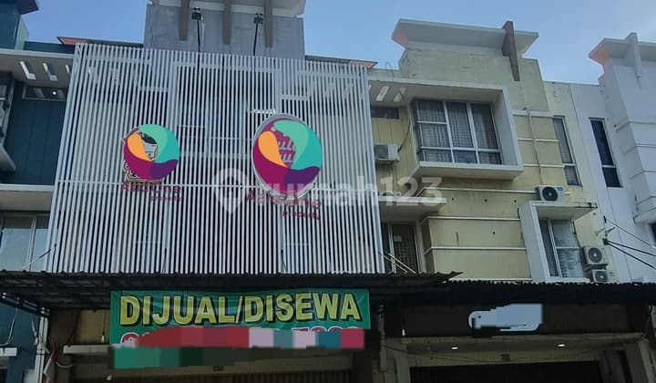 Ruko Lokasi Strategis dan Siap Huni di Taman Cemara Harapan Indah