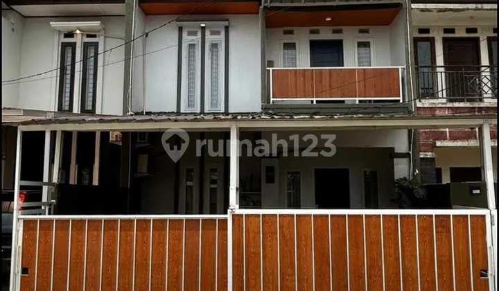 Rumah Semi Furnished 2 Lt Siap Huni di Sawangan Depok