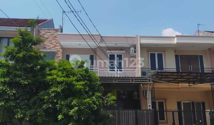 Rumah 2 Lt Cantik di Dalam Cluster Harapan Indah Bekasi