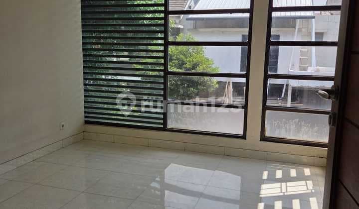 Rent a Nice House, 135M2 Spacious, 2 Floors in Emerald Bintaro