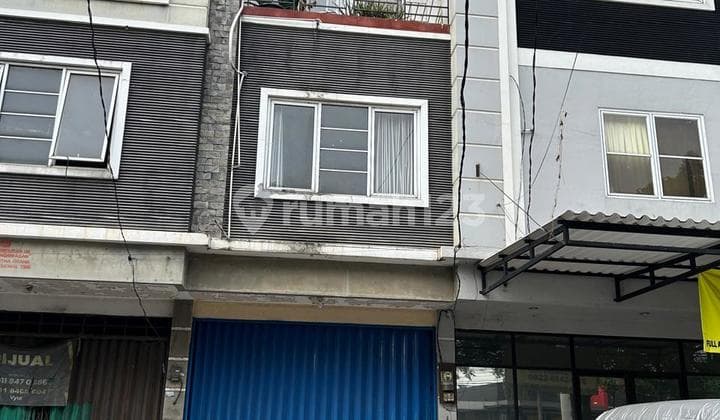 Sewa Ruko Depan Jalan Raya Lokasi Strategis di Karawaci