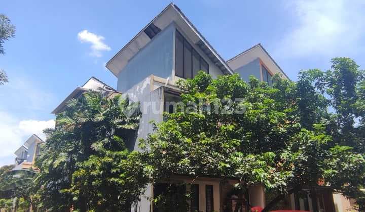 Rumah Hoek 2 Lantai Dalam Perumahan Bintaro Terrace