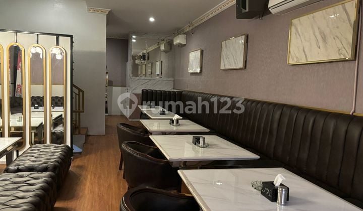 For Sale, Ready-to-Occupy Shop House Fully Renovated and Furnished Savoy, Jakarta Garden City, Cakung, 015