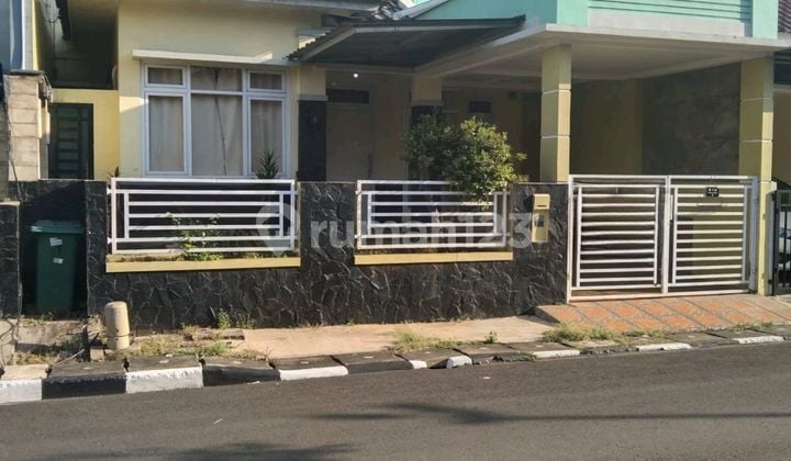 Di Jual Rumah 2Lantai di Sakura Regency1 Jatiasih