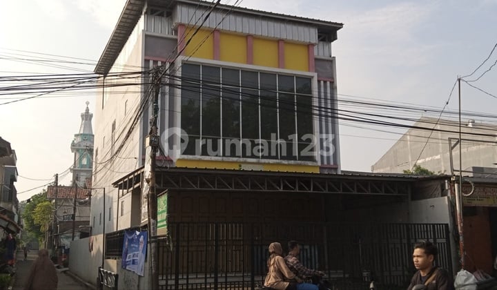 Disewakan Ruko 2.5 Lantai