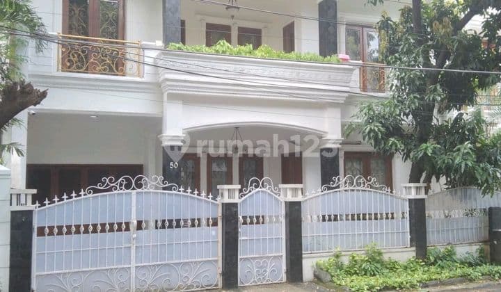 Di Jual Rumah Siap Huni 2.5 Lantai Furnished