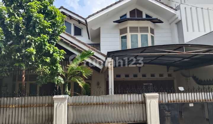 Disewakan Rumah 2Lantsi Siap Huni