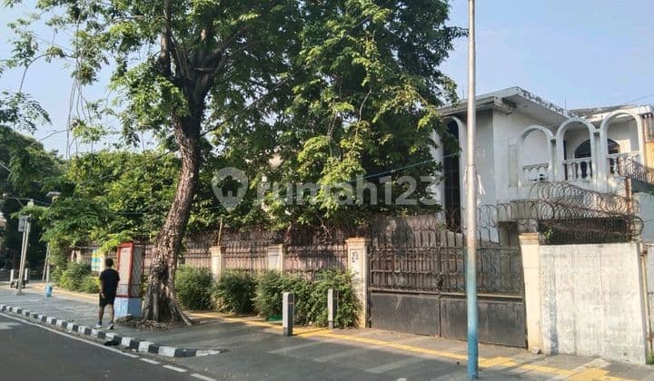 Disewakan Rumah 2 Lantaidikawasan Kayu Putih