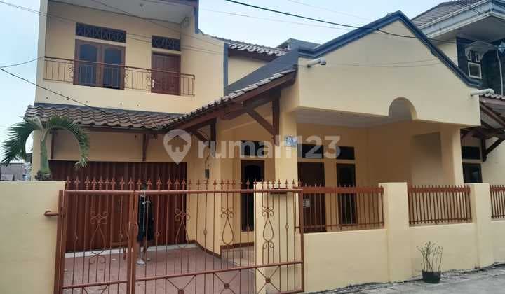 For Sale: Corner House 2 Floors Near Plaza Pondok Gede Only a 10-Minute Walk Away