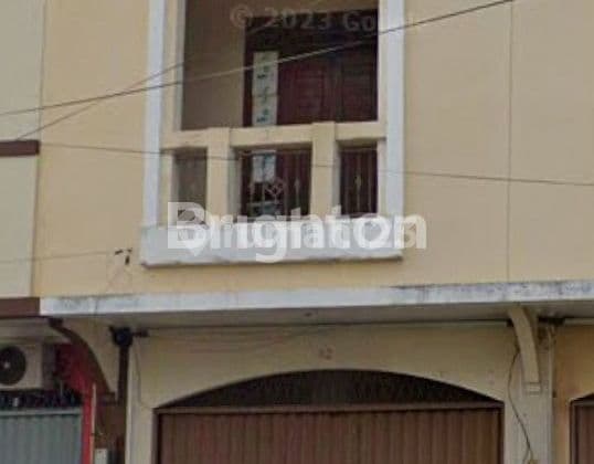 TWO-STORY SHOPHOUSE BY THE ROAD FOR SALE AND RENT
