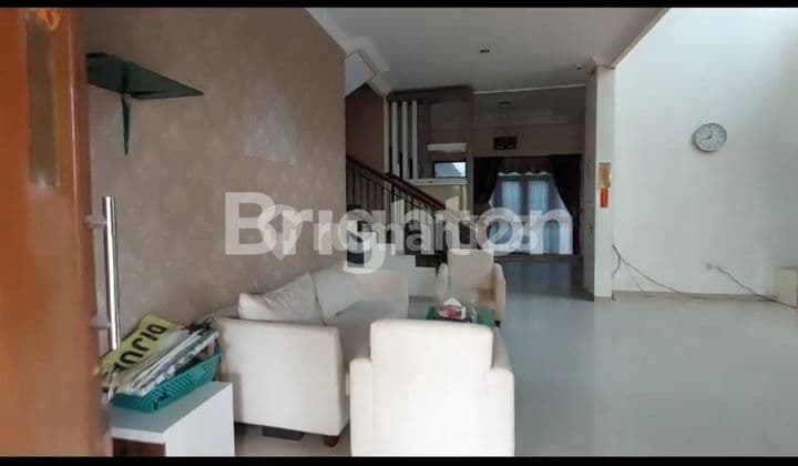 RUMAH MEWAH CANTIK 2 LANTAI FULL FURNISH DIJUAL