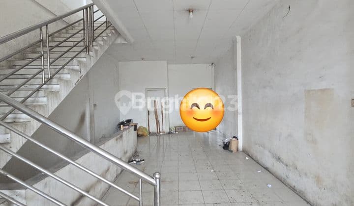 RUKO 3 LANTAI DISEWAKAN