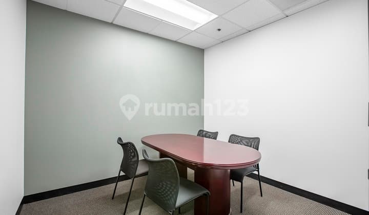 Akses satu harga ke ruang kantor profesional untuk 3 orang di HQ Lippo Thamrin_3 Workstations Office