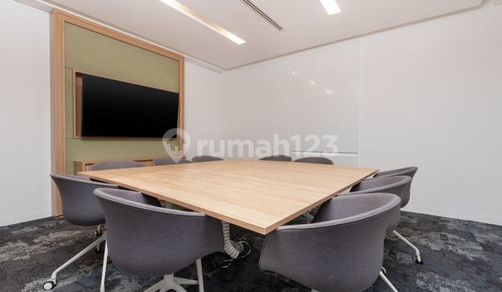 Singgah, bekerja, dan berkolaborasi di ruang rapat profesional di Regus GKM Green Tower_EL (Entire Location)