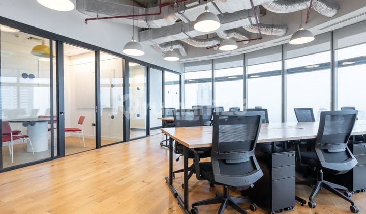 Ruang kantor pribadi sesuai kebutuhan unik bisnis Anda di Signature Menara Astra_4 Workstations Office