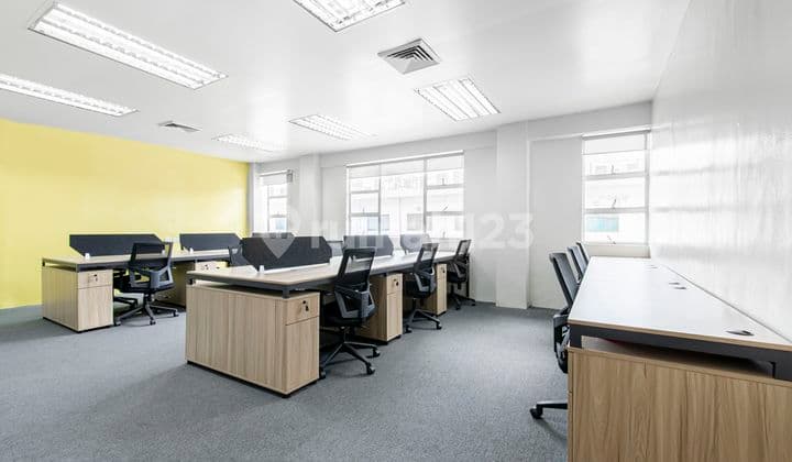 Dapatkan meja khusus di Regus Renon Landmark_Co-Working