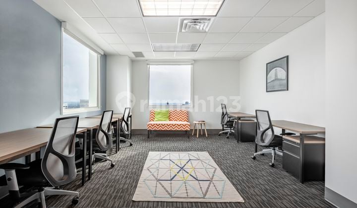 Ruang kantor pribadi sesuai kebutuhan unik bisnis Anda di HQ Gedung Setiabudi 2_4 Workstations Office