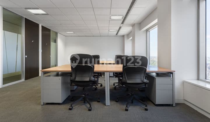 Singgah, bekerja, dan berkolaborasi di ruang rapat profesional di Regus Renon Landmark_EL (Entire Location)