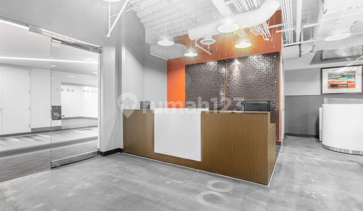 Akses satu harga ke ruang kantor profesional untuk 2 orang di Regus The Energy Building_2 Workstations Office