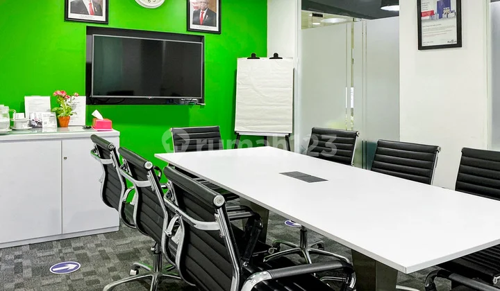 Ruang kantor pribadi sesuai kebutuhan unik bisnis Anda di Regus Menara Asia Afrika_2 Workstations Office Ruang kantor pribadi sesuai kebutuhan unik bisnis Anda di Regus Menara Asia Afrika_2 Workstations Office