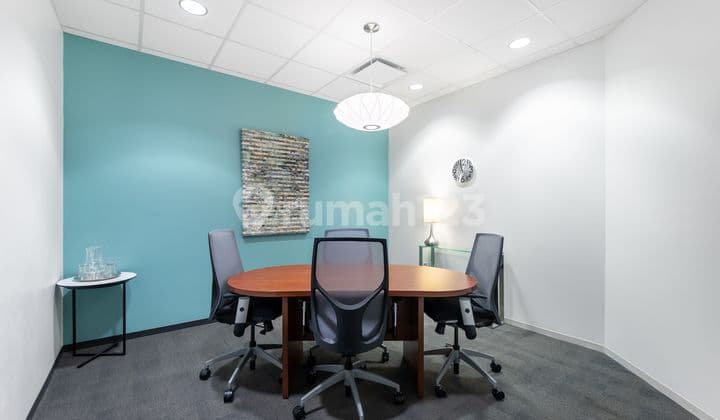 Temukan ruang kantor di Barsa City untuk 2 orang dengan layanan siap pakai_2 Workstations Office