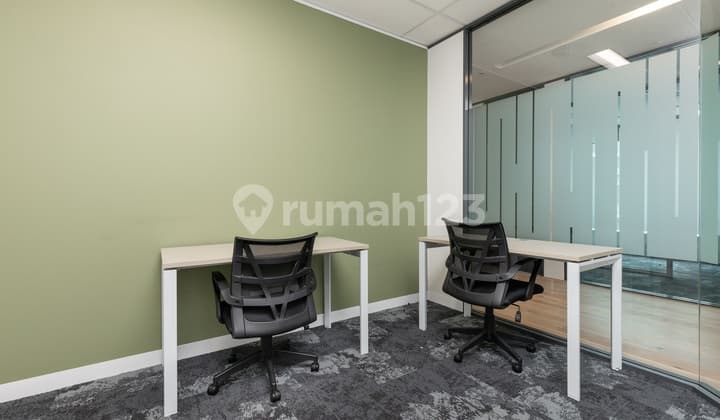 Ruang kantor pribadi berlayanan lengkap untuk Anda dan tim di Signature Menara Astra_3 Workstations Office