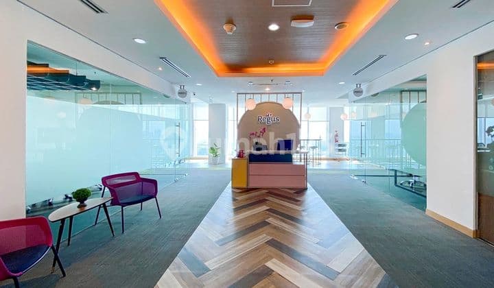 Singgah, bekerja, dan berkolaborasi di ruang rapat profesional di Regus Menara Palma Simatupang_EL (Entire Location)