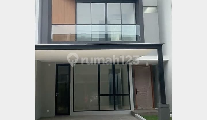 Rumah Modern Kontemporer di Kawasan Premium Northwest Central Citraland Surabaya